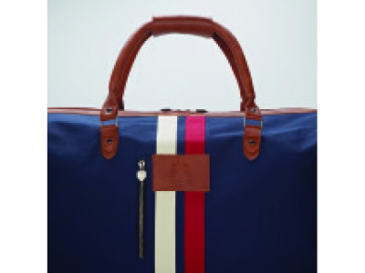 Сумка Volkswagen Students Classic Bag, Deep Blue, артикул 000087304HDM от VAG Сумка Volkswagen Students Classic Bag, Deep Blue, артикул 000087304HDM